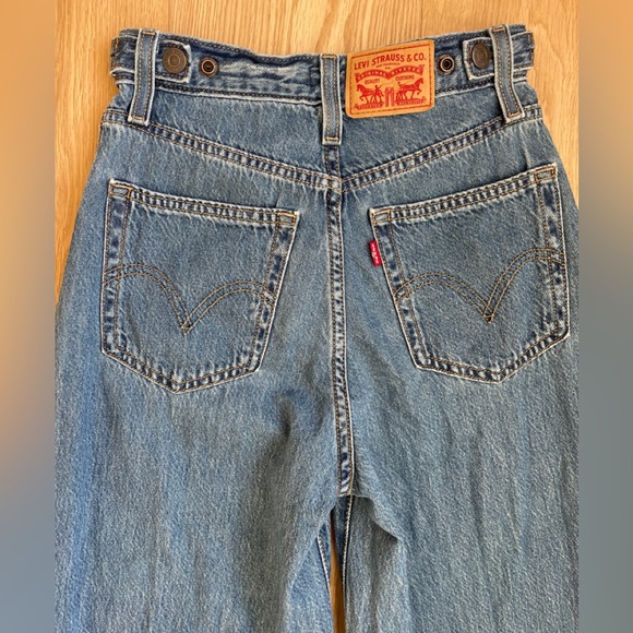 Cinch Baggy Blue Wide-Leg Women Levi’s Jeans - Picture 9 of 13